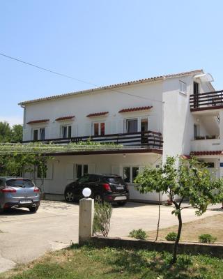 Apartments with a parking space Silo, Krk - 18763