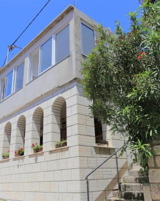 Apartments by the sea Brist, Makarska - 18859