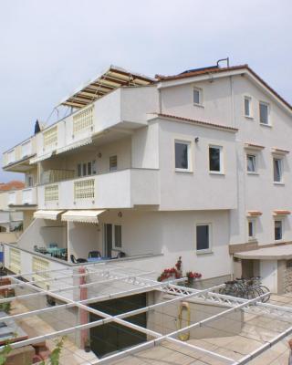 Apartments by the sea Mandre, Pag - 4098