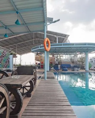 RedDoorz Premium near Bandung Station