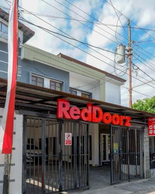 RedDoorz @ Kratonan Solo