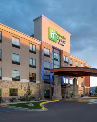 Holiday Inn Express Hotel & Suites Bismarck, an IHG Hotel