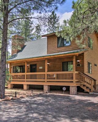 2 Mi to Fool Hollow Lake Wooded Cabin with Fire Pit