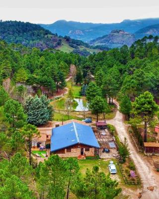 Casa Esmeralda en ZAFIRO LAGUNAZO Parque Natural Rio Mundo Riopar