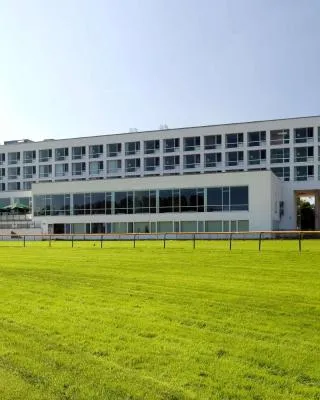 ATLANTIC Hotel Galopprennbahn