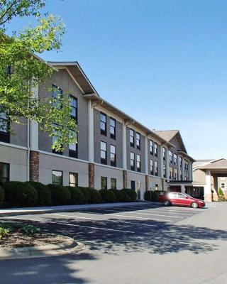 Quality Inn & Suites Boone - University Area