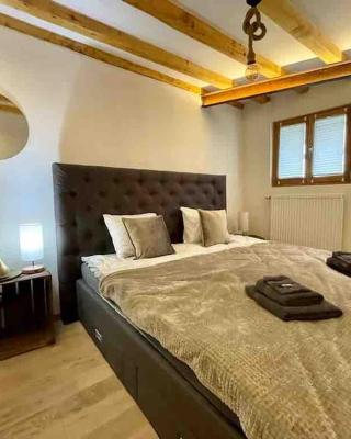 Mya Lenas Suite