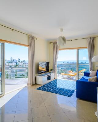 BnB Homes Ocean view Apartment with 3 spacious Terraces, 2 Swimming pools & Tennis court