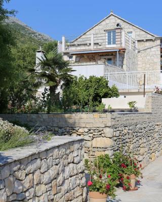 Family friendly apartments with a swimming pool Kuciste - Perna, Peljesac - 10143