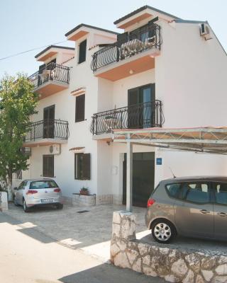 Apartments by the sea Slatine, Ciovo - 12176