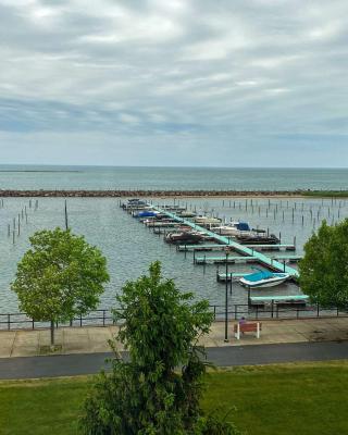 Clarion Hotel Conference Center on Lake Erie