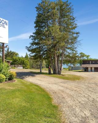 Blue Moon Resort & Motel