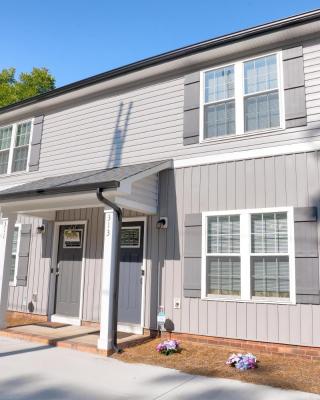 Kannapolis Elegant Townhouse - Pet Friendly