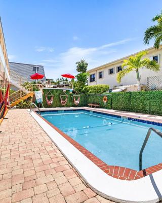 Christmas Getaway Pool Dania Beach 5 min walk