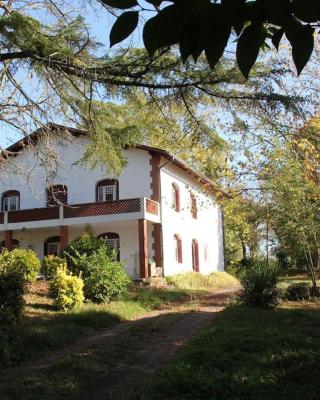maison de campagne avec grand lac et park arboré