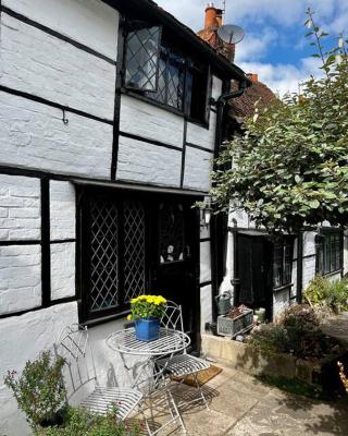 15th century tiny character cottage-Henley centre