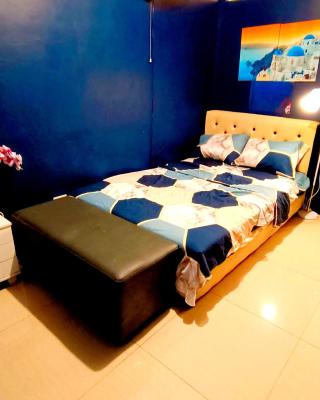 Mamby Gray's Place Balcony, Karaoke ,Wifi,Netflix &Kitchen
