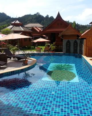 Golden Teak Resort Baan Sapparot