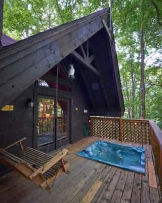Wild Columbine - Gatlinburg Area Hottub Romantic Cabin