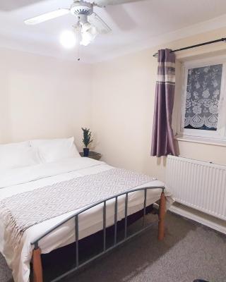 1 Bedroom Apartment close to Slough Train Station