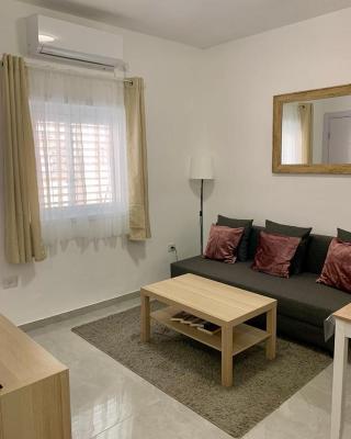 New 2 rooms flat fully equipped 5 min to Bat Yam beach near Tel Aviv