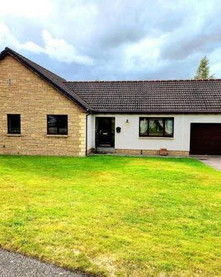 Boutique Four Bed Holiday Home in Inverness