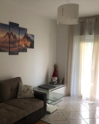Casa di Max - private room in apartment with shared bathroom FREE PARKING