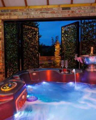 Lincoln Holiday Retreat View with Private Hot Tub