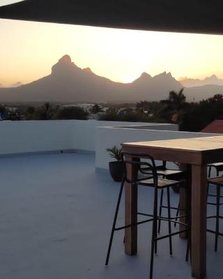 Superbe appartement avec vue mer et montagnes.