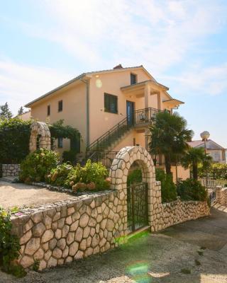 Apartments and rooms with parking space Crikvenica - 19125