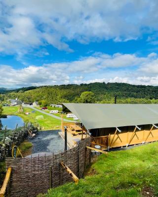 Quirky Safari Tent with Hot Tub in Heart of Snowdonia
