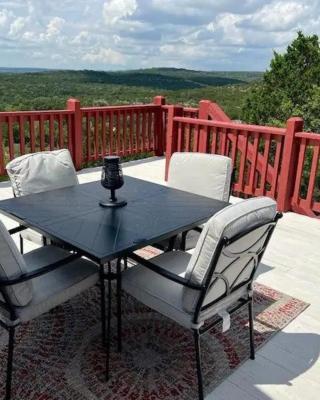 Entire 2br 2ba hilltop view home Sleeps 7 pets 4 acres Jacuzzi Central AC Kingbeds Free Wifi-Parking Kitchen WasherDryer Starry Terrace Two Sunset Dining Patios Grill Stovetop Oven Fridge OnsiteWoodedHiking Wildlife CoveredPatio4pets & Birds Singing!