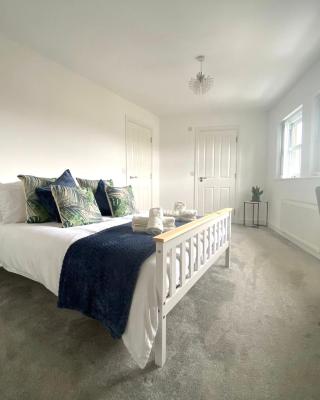 LOVELY STYLISH APARTMENT NEAR PENNY LANE! FREE PARKING