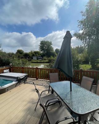 Luxury Lakeside Lodge L1 with hot tub situated at Tattershall Lakes Country Park