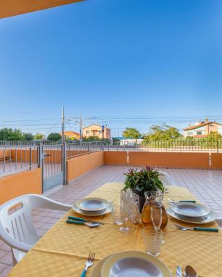 Apartment with Terrace & Parking near the Sea