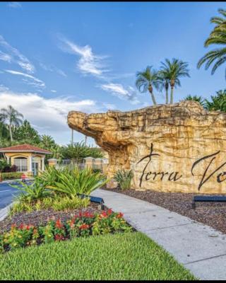 Amazing 3-2 Townhome With Lake View At Terra Verde!!