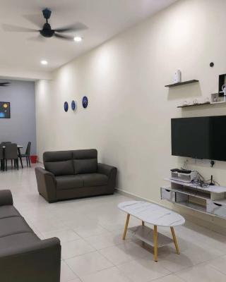 My Homestay Sitiawan - Astronaut Space House 8 Pax