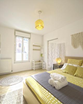 L'Eldorado - By BEST KEYS - Idéal Pros, Couple & Famille - 1 Chambre et 1 Canapé-Lit Convertible - Cosy & Confort - Centre Ville - Netflix & WiFi Fibre - Check-in Autonome - Parking Facile & Gratuit