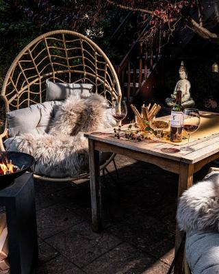 Homely Stay in a romantic lodging with sauna&gym
