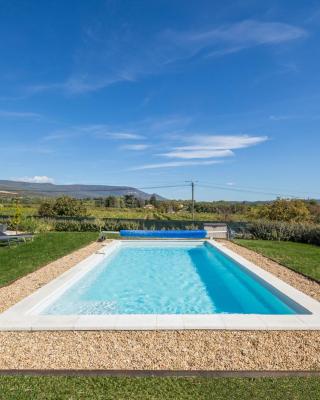 Villa Piscine Chauffée, 5min du village et Climatisation