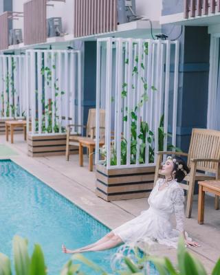 Front One Akshaya Hotel Karawang