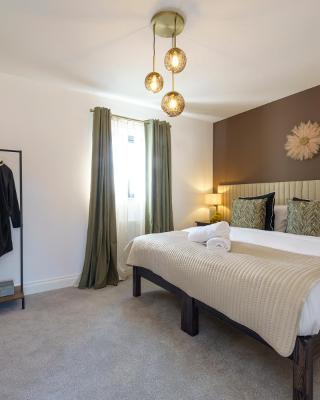 Alba - 2 Bedroom Luxury Apartment by Mint Stays