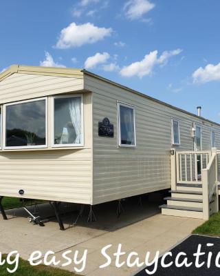 Living Easy Staycations at Tattershall Lakes