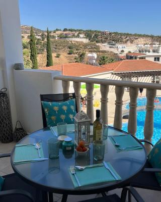 Beautiful 2 Bed Apartment in Peyia Valley, Paphos