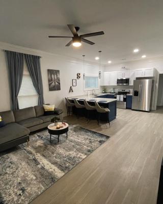 City Serenity-2BR Home away from Home. 6 Min from ATL Airport