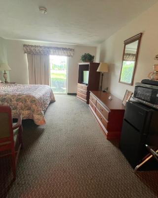 Colonial Brick Inn & Suites