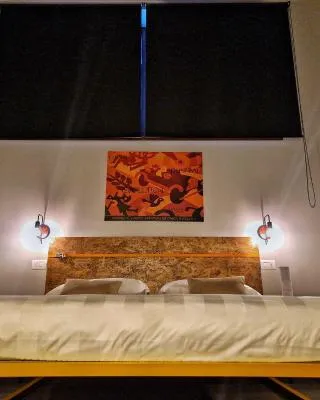 GARAGE47 Storica Officina Meccanica LOFT B&B iN PIENZA