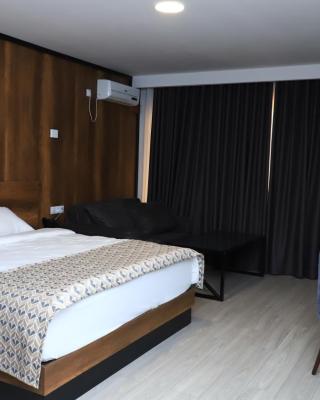 Aventus Hotel
