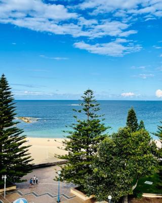 Coogee Sands Hotel & Apartments