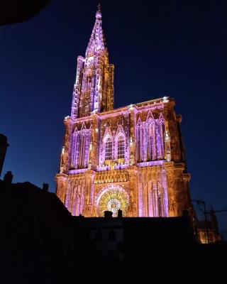 Face à la cathédrale